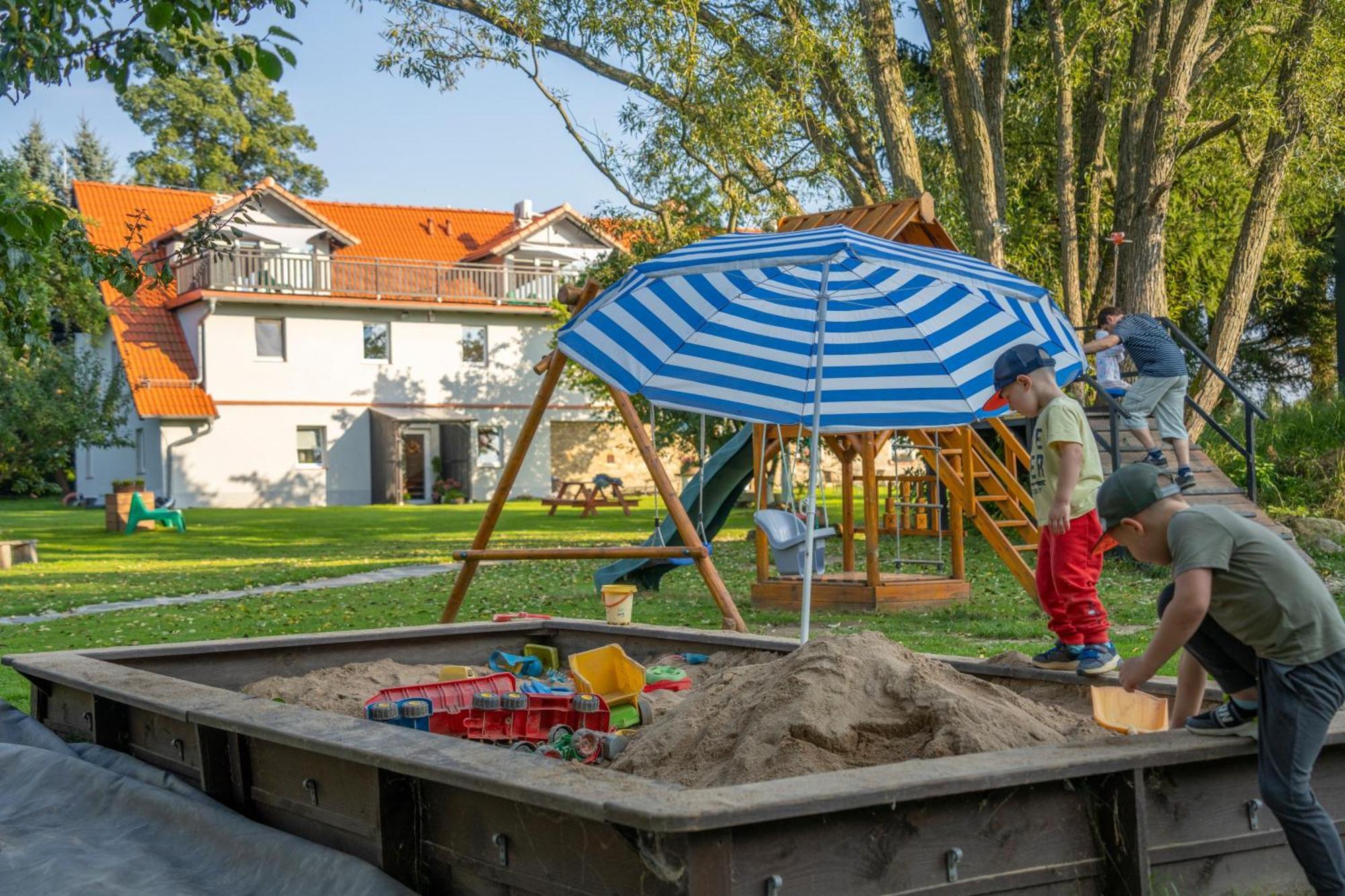 Dom W Domu - Izera Glamping Bed & Breakfast Gajowka  Exterior foto