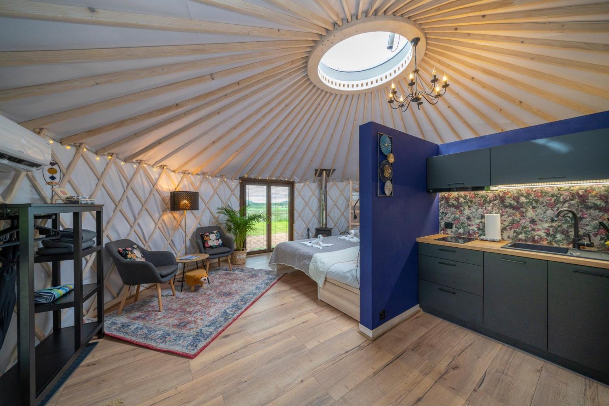 Dom W Domu - Izera Glamping Bed & Breakfast Gajowka  Cameră foto