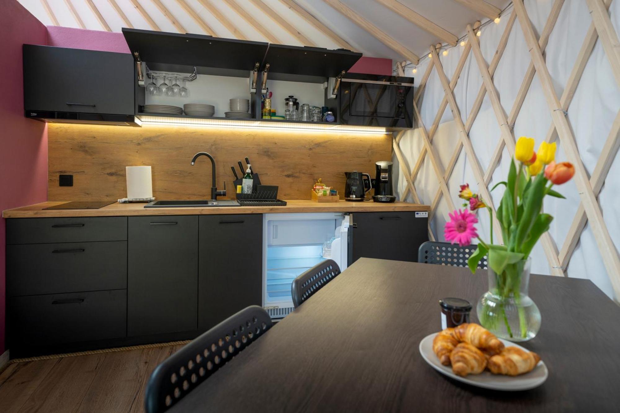 Dom W Domu - Izera Glamping Bed & Breakfast Gajowka  Cameră foto