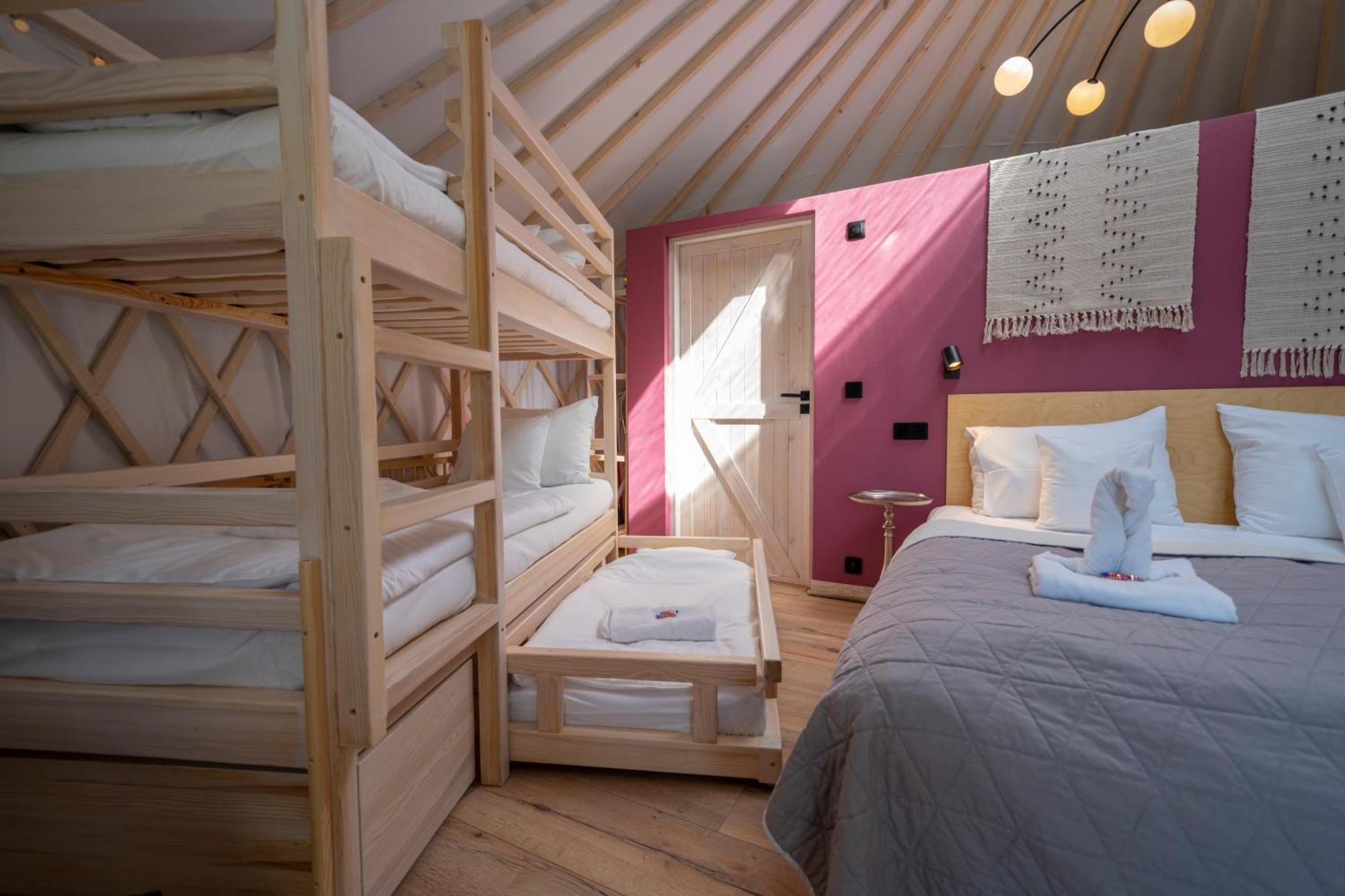 Dom W Domu - Izera Glamping Bed & Breakfast Gajowka  Cameră foto