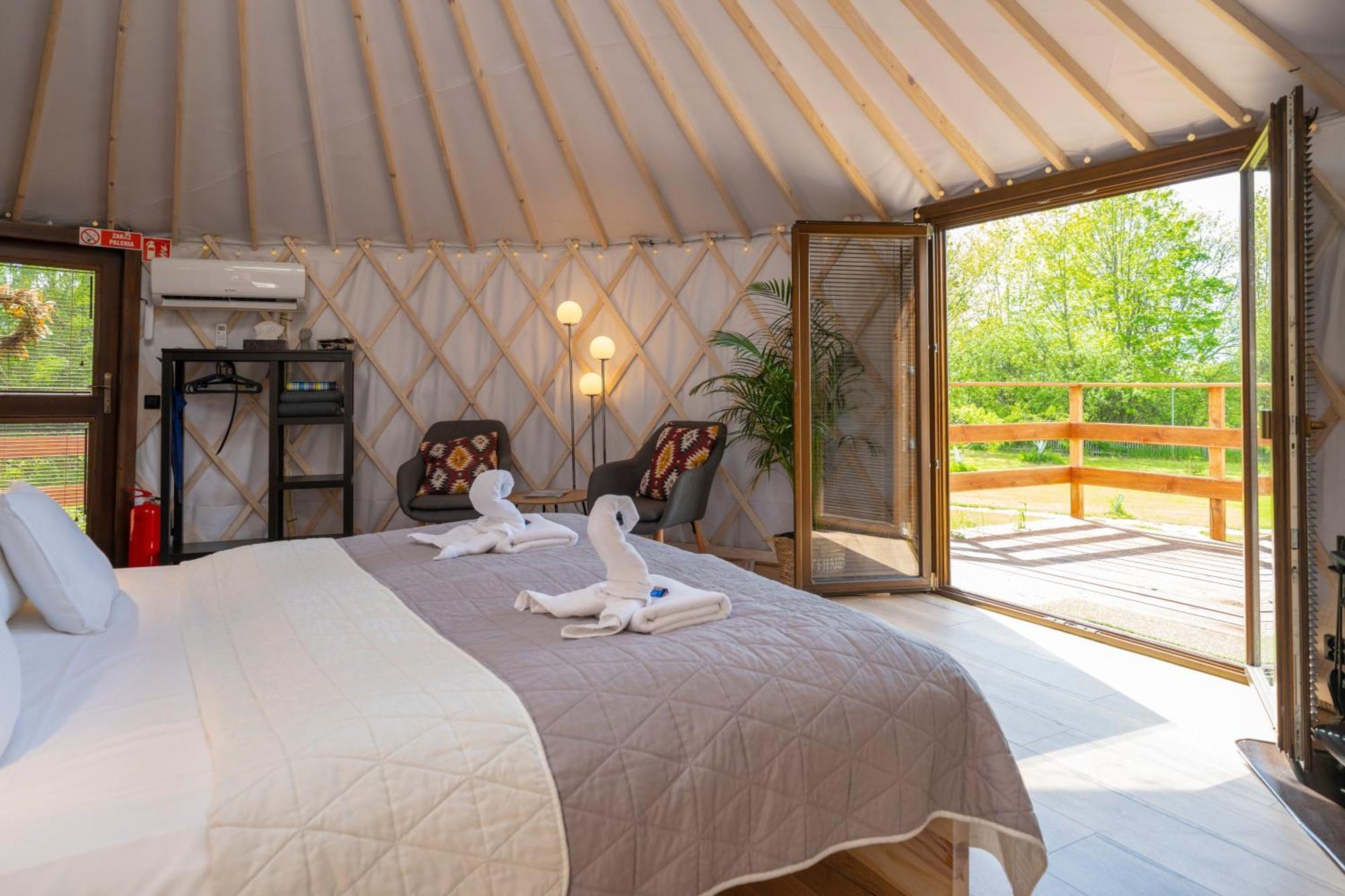 Dom W Domu - Izera Glamping Bed & Breakfast Gajowka  Cameră foto